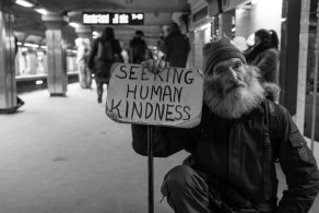 homelessman-768x512